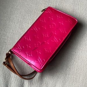 Louis Vuitton Pochette Vernis Shoulder Bag